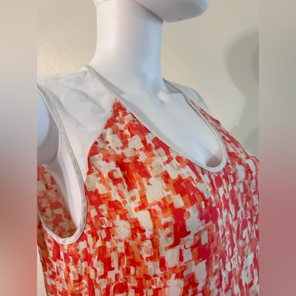 Classiques Entier Red & White Geometric Blouse |
New No Tags - Picture 5 of 8